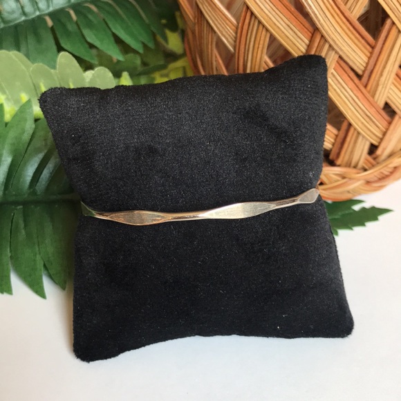 Vintage Simple Silver Bangle Bracelet - Picture 2 of 6